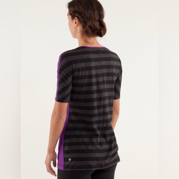 Lululemon | Devotion Short Sleeve Tee | Violet/ Black/ Grey | Women’s‎ Size 6 - Picture 2 of 7